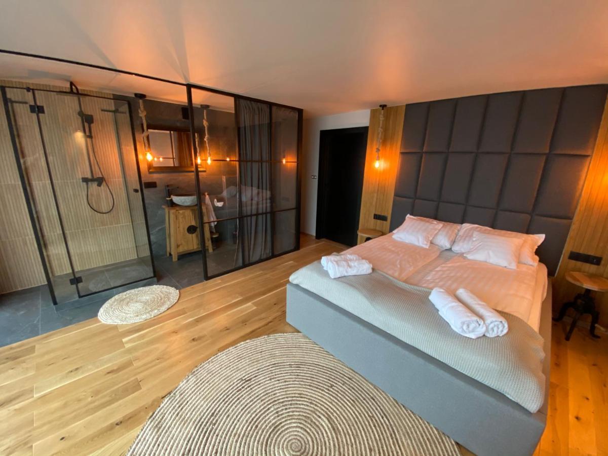 Rewa Cztery Pory Roku Villa Buitenkant foto